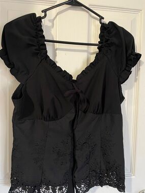 SHEIN Black Ruffle Sleeve Lace Trim V-Neck Top